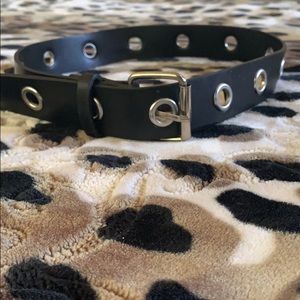 FREE WITH PURCHASE😍🛍Grommet Belt Black
